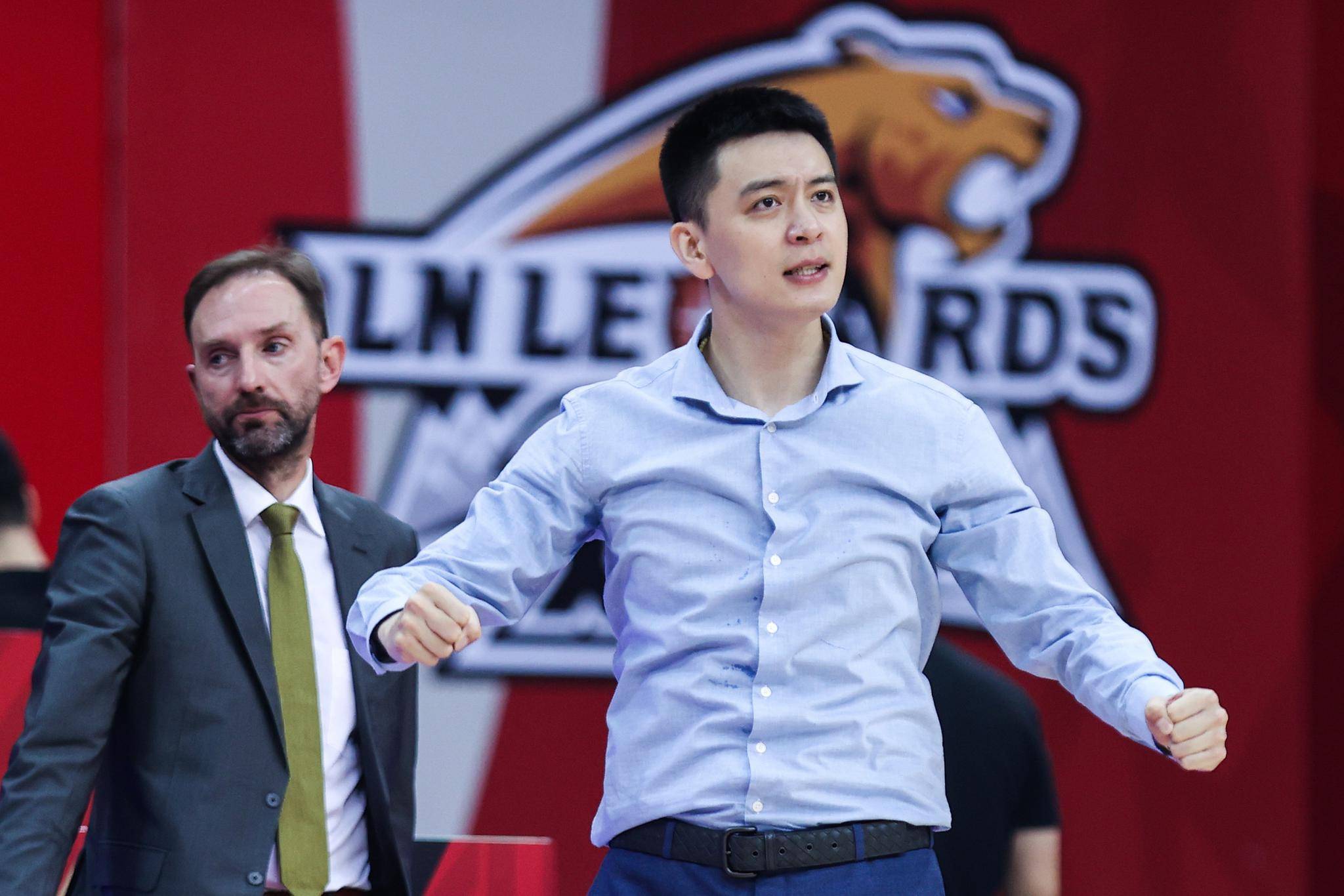 星空app-马德里竞技训练开放日；关键时刻回应争议引欢呼；葡超在即；临场指挥获称赞-星空app