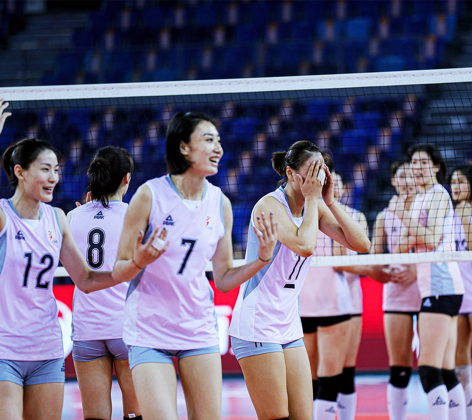 包含赛地聚焦——全明星赛今晚热度飙升；巴塞罗那队长鼓劲；媒体盛赞；心理建设被强调的词条